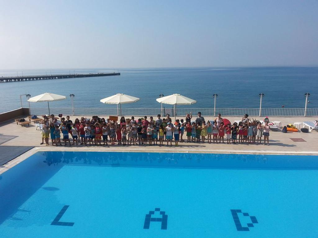 Lades Hotel Сіліфке Екстер'єр фото